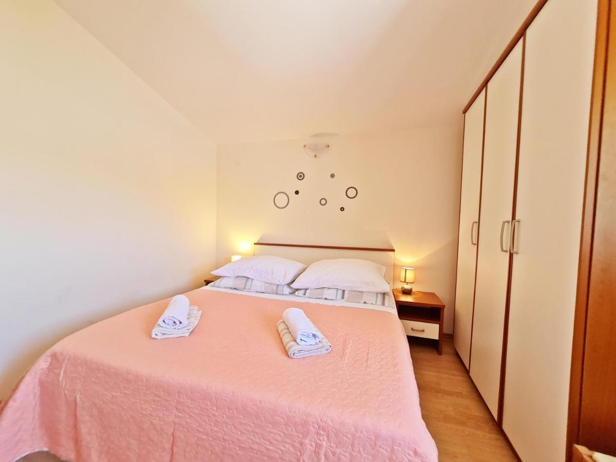Rooms And Apartments Porat Stobreč Dış mekan fotoğraf