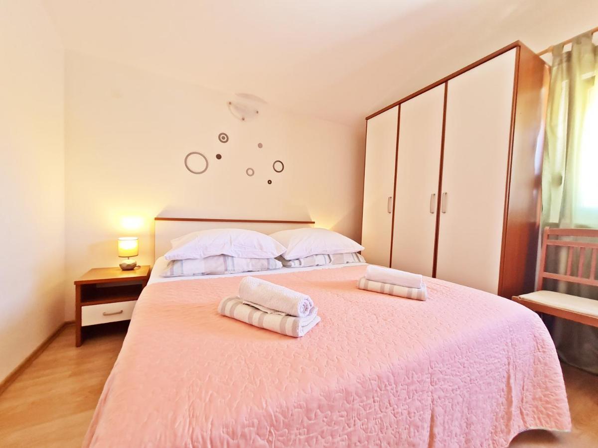 Rooms And Apartments Porat Stobreč Dış mekan fotoğraf