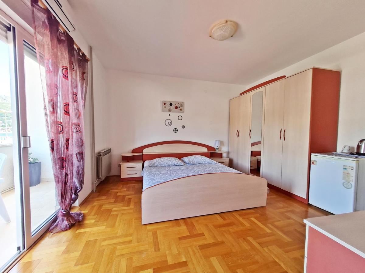 Rooms And Apartments Porat Stobreč Dış mekan fotoğraf