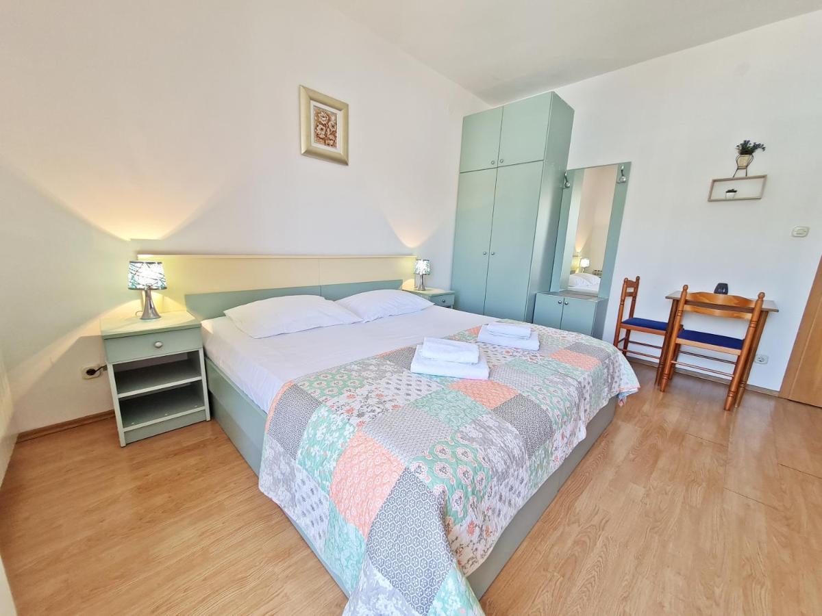 Rooms And Apartments Porat Stobreč Dış mekan fotoğraf