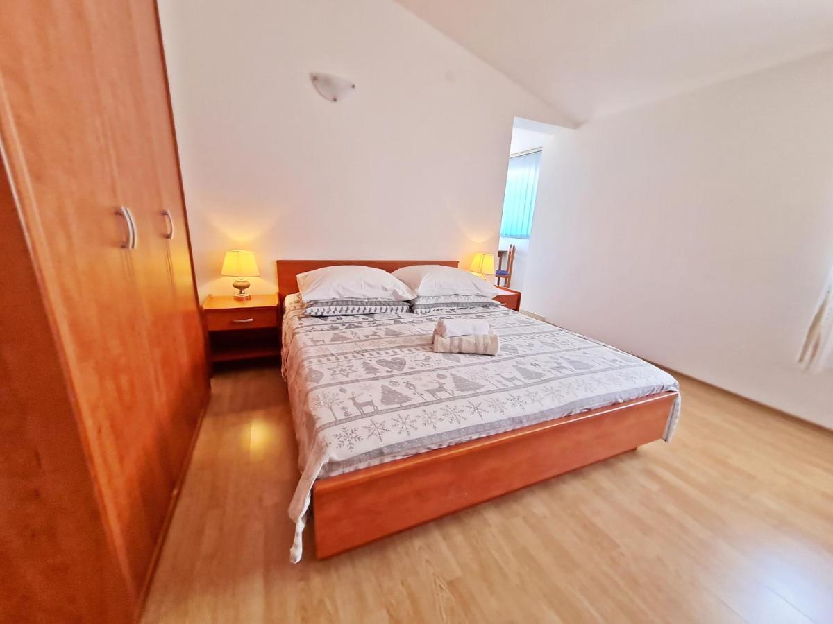 Rooms And Apartments Porat Stobreč Dış mekan fotoğraf